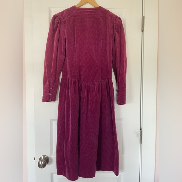 Vintage 80s Kathryn Conover Plum with tiny dots, Velvet button up dress, size 6 - Picture 7 of 7